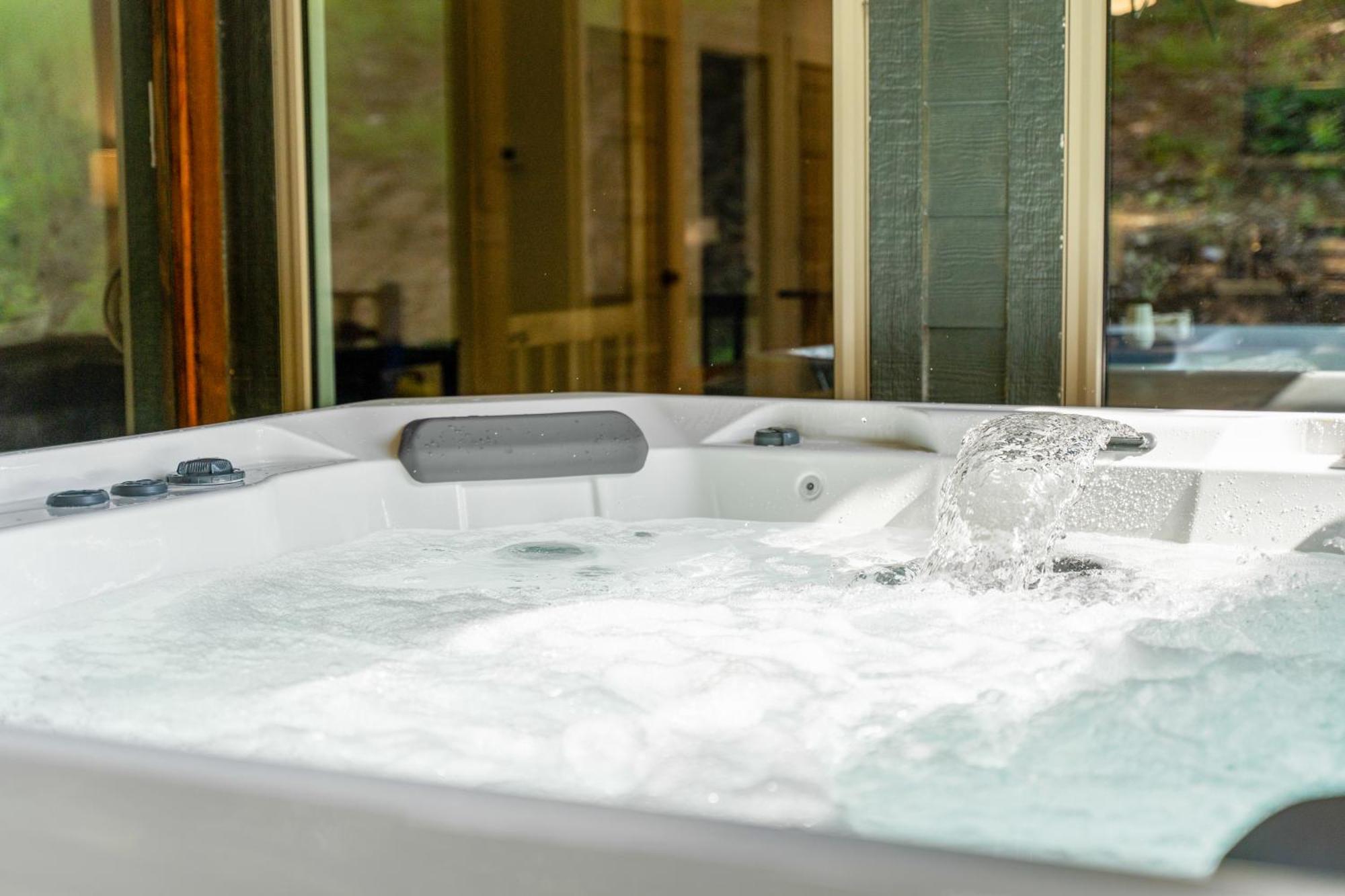 New Ozark Oasis Luxe Cabin Retreat With Hot Tub Hollister Eksteriør billede